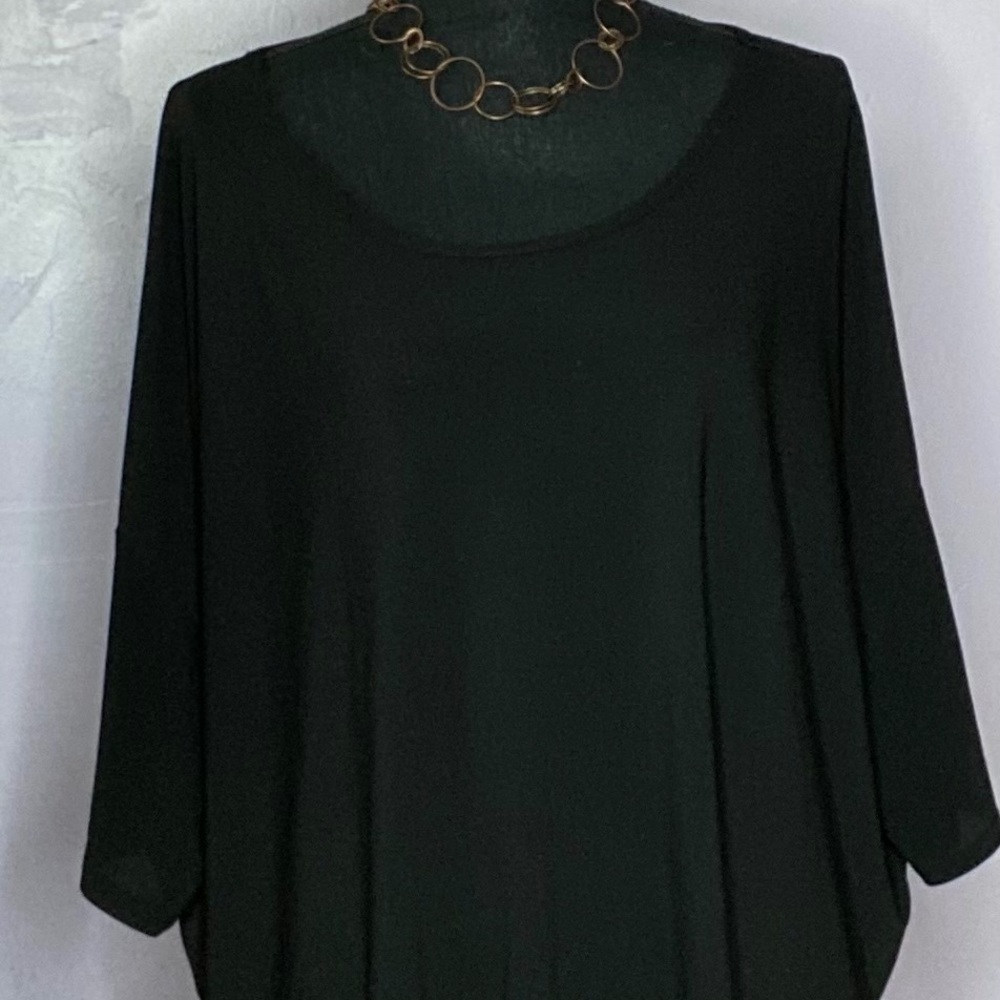 SOLID black Lularoe Classic T